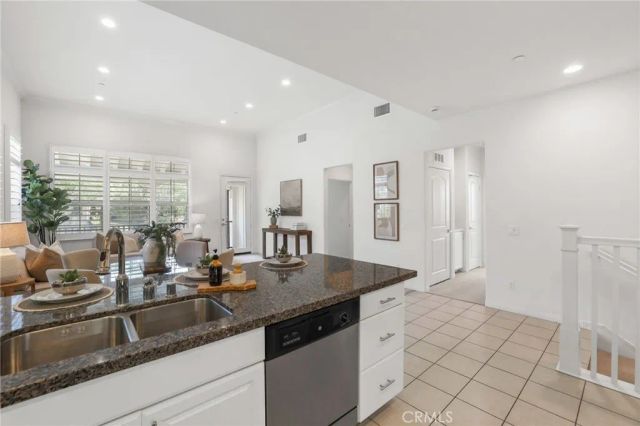 202 Rose Arch, Irvine, CA 92620
