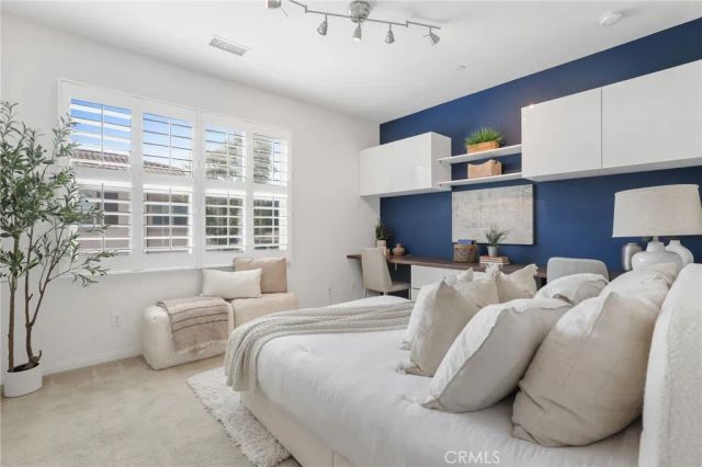 202 Rose Arch, Irvine, CA 92620