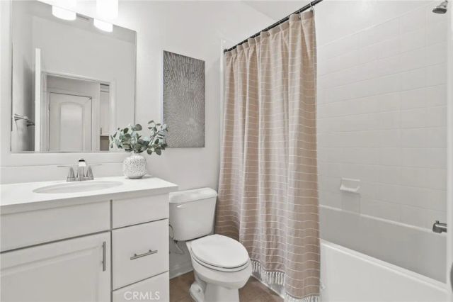 202 Rose Arch, Irvine, CA 92620