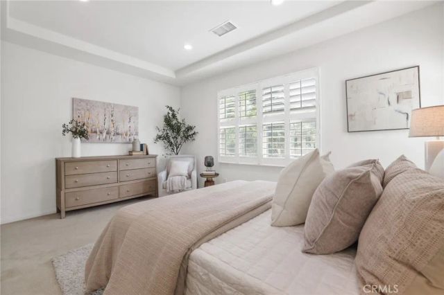 202 Rose Arch, Irvine, CA 92620