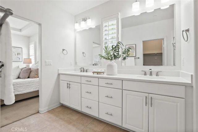 202 Rose Arch, Irvine, CA 92620