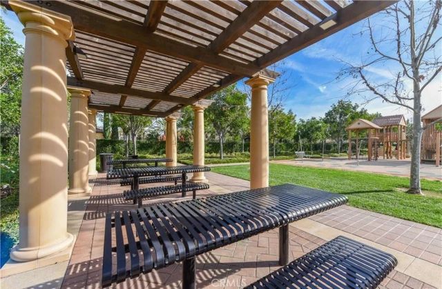 202 Rose Arch, Irvine, CA 92620