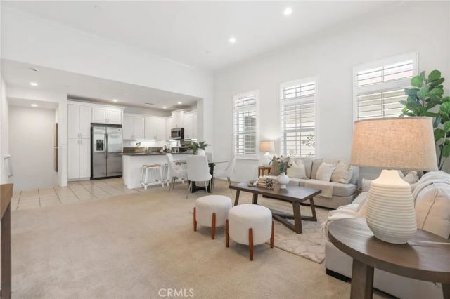 202 Rose Arch, Irvine, CA 92620