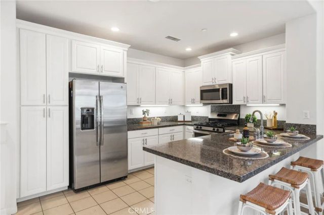 202 Rose Arch, Irvine, CA 92620