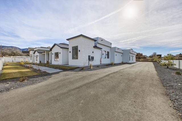 11704 Anaheim Avenue NE, Albuquerque, NM 87122