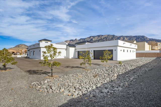 11704 Anaheim Avenue NE, Albuquerque, NM 87122