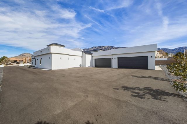 11704 Anaheim Avenue NE, Albuquerque, NM 87122