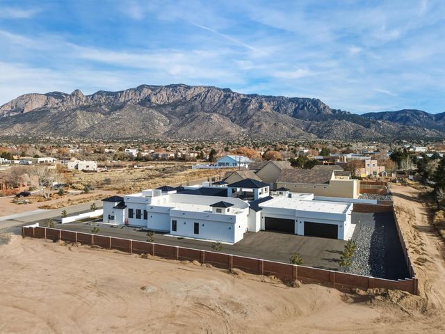 11704 Anaheim Avenue NE, Albuquerque, NM 87122