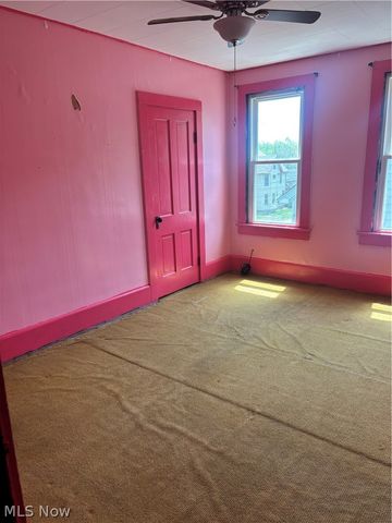 26 Hyde Avenue, Niles, OH 44446