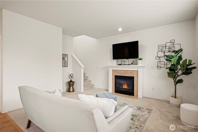 512 29th Ave SE, Puyallup, WA 98374