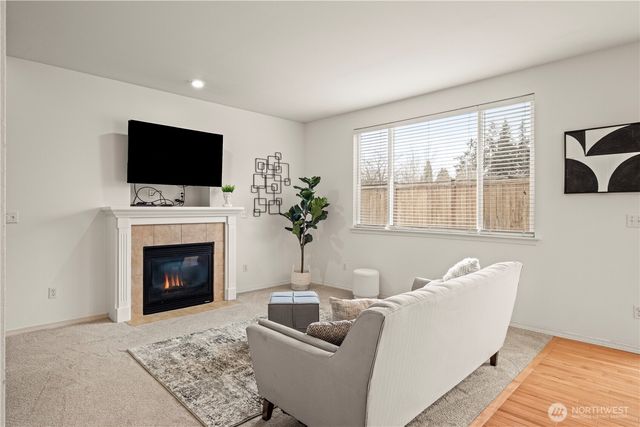 512 29th Ave SE, Puyallup, WA 98374