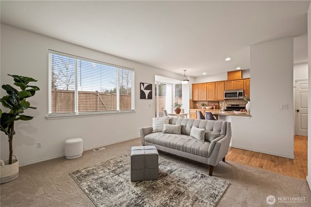 512 29th Ave SE, Puyallup, WA 98374