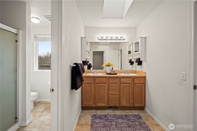 512 29th Ave SE, Puyallup, WA 98374