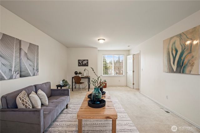 512 29th Ave SE, Puyallup, WA 98374