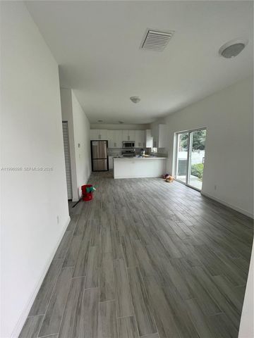213 NW 12th St, Pompano Beach, FL 33060