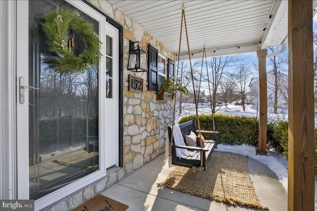 152 IVY LN, Zieglerville, PA 19492