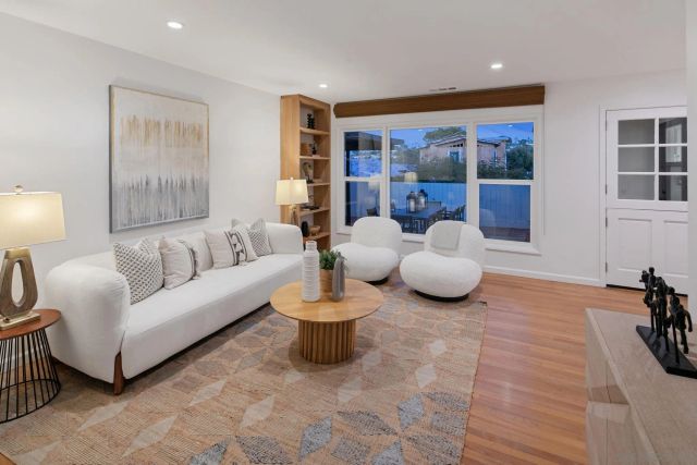 211 Ocean St, Solana Beach, CA 92075