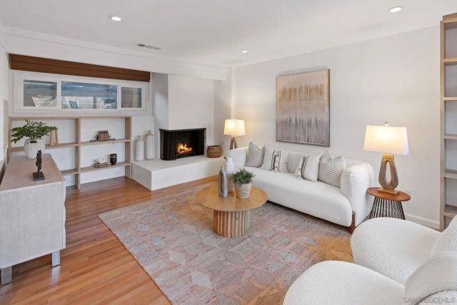 211 Ocean St, Solana Beach, CA 92075