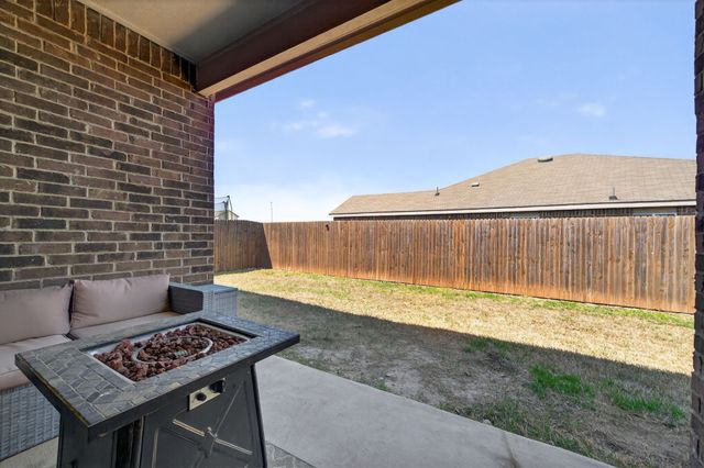 833 Lemongrass Court, Fort Worth, TX 76131