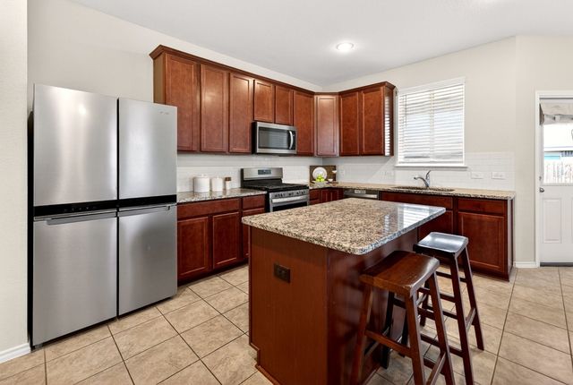 833 Lemongrass Court, Fort Worth, TX 76131