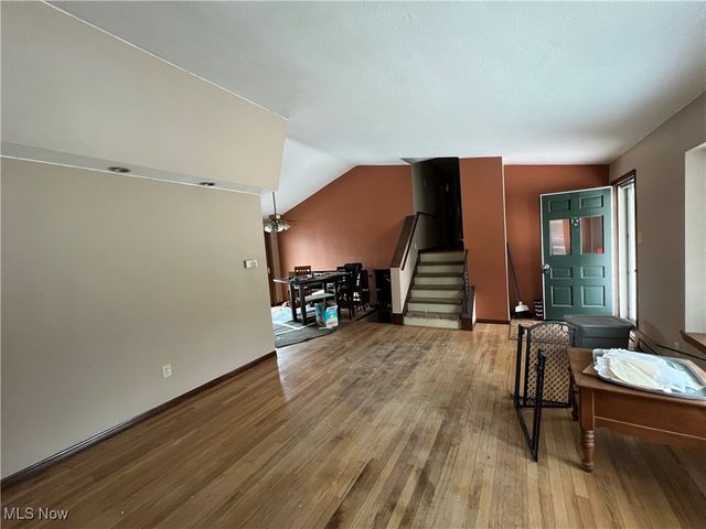 7360 N Meadowpark Drive, Walton Hills, OH 44146