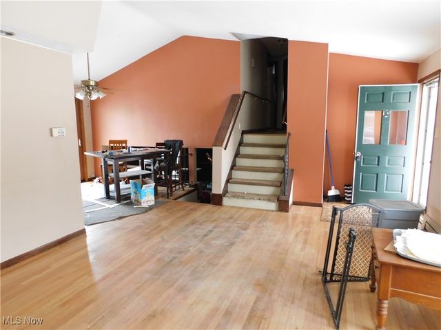 7360 N Meadowpark Drive, Walton Hills, OH 44146