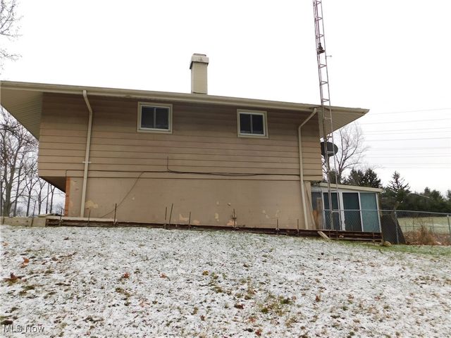 7360 N Meadowpark Drive, Walton Hills, OH 44146