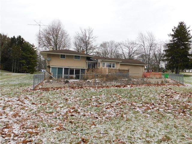 7360 N Meadowpark Drive, Walton Hills, OH 44146