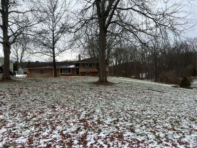 7360 N Meadowpark Drive, Walton Hills, OH 44146