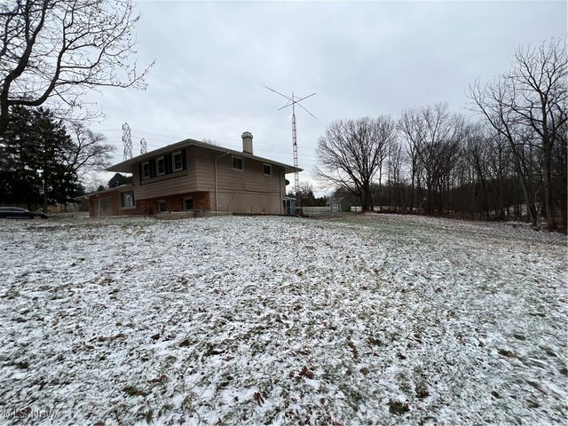 7360 N Meadowpark Drive, Walton Hills, OH 44146