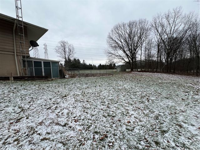 7360 N Meadowpark Drive, Walton Hills, OH 44146