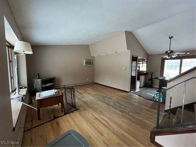 7360 N Meadowpark Drive, Walton Hills, OH 44146