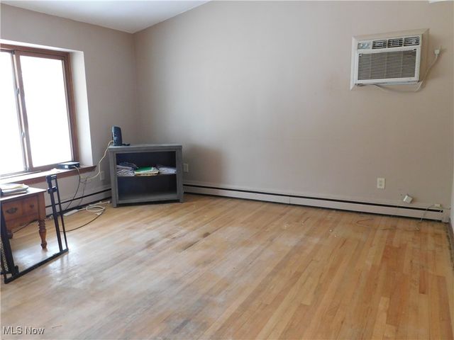 7360 N Meadowpark Drive, Walton Hills, OH 44146