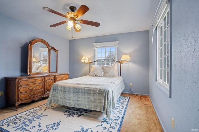 18289 Coventry Ct, South Bend, IN 46637