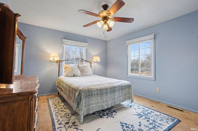 18289 Coventry Ct, South Bend, IN 46637