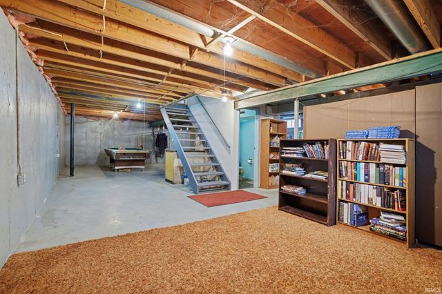 18289 Coventry Ct, South Bend, IN 46637