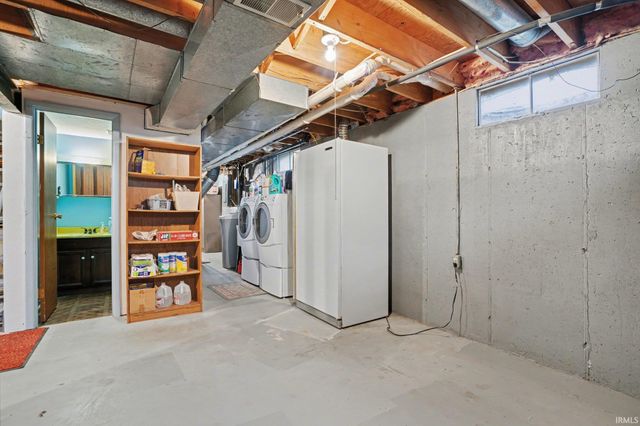 18289 Coventry Ct, South Bend, IN 46637