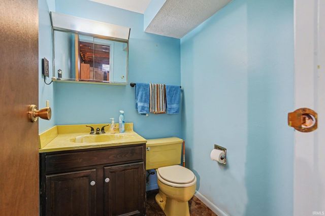 18289 Coventry Ct, South Bend, IN 46637