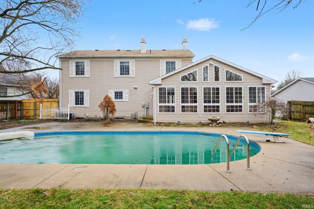 18289 Coventry Ct, South Bend, IN 46637