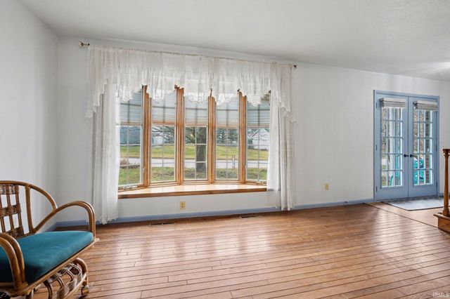 18289 Coventry Ct, South Bend, IN 46637