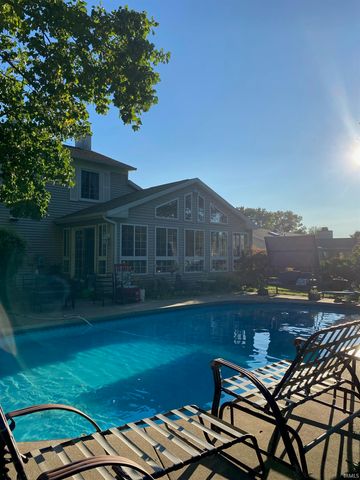 18289 Coventry Ct, South Bend, IN 46637