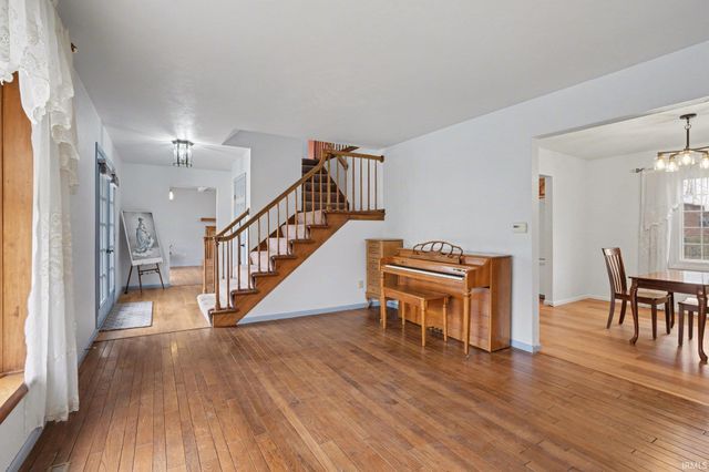 18289 Coventry Ct, South Bend, IN 46637