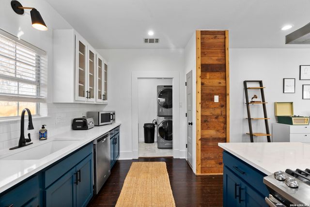 215 Berkshire, San Antonio, TX 78210