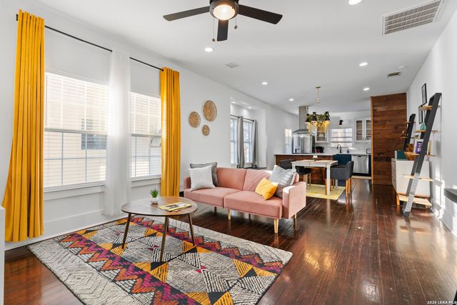 215 Berkshire, San Antonio, TX 78210