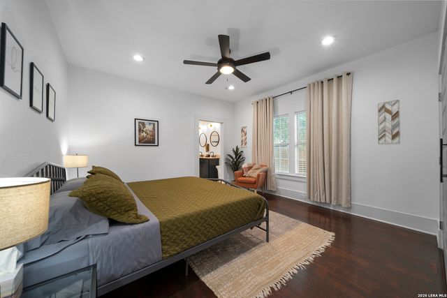 215 Berkshire, San Antonio, TX 78210