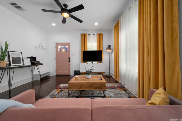 215 Berkshire, San Antonio, TX 78210