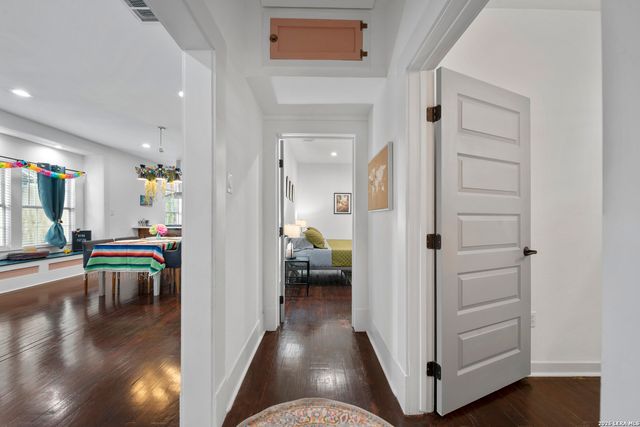 215 Berkshire, San Antonio, TX 78210