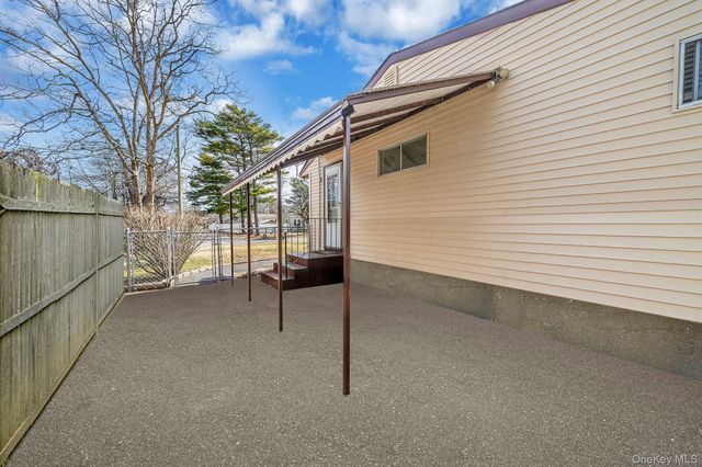 156 Gibbs Road, Central Islip, NY 11722