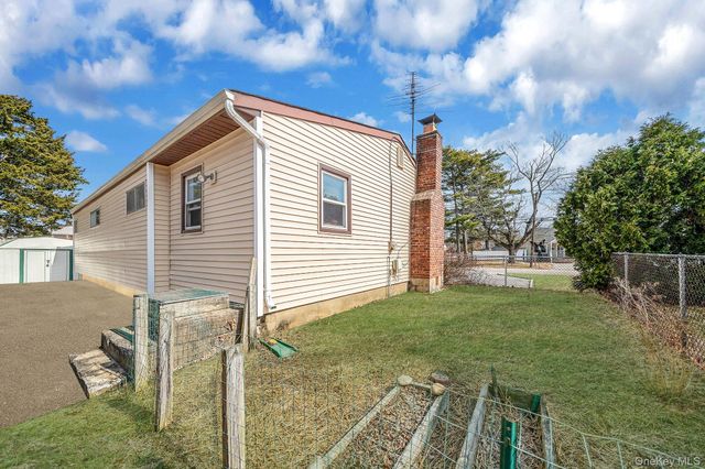 156 Gibbs Road, Central Islip, NY 11722