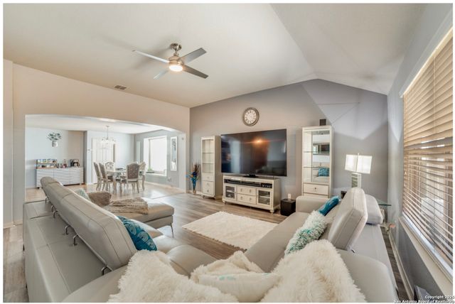 10235 Bonavantura, San Antonio, TX 78245